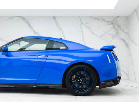 Nissan GT-R 50th Anniversary 33