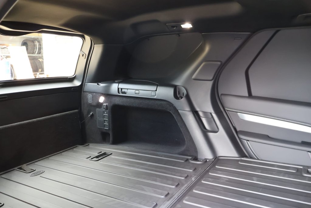 Land Rover Discovery 2026 COMMERCIAL DYNAMIC HSE STLYED BY SEEKER ASK ABOUT REAR SEATS FITTED  22