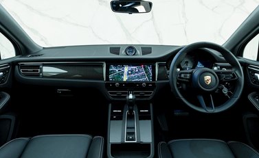 Porsche Macan GTS 16