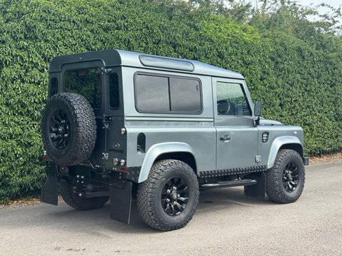 Land Rover Defender 2.2 TDCi XS Hard Top SUV 3dr Diesel Manual 4WD SWB Euro 5 (122 ps) 31