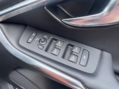 Volvo V40 D2 R-DESIGN NAV PLUS 20