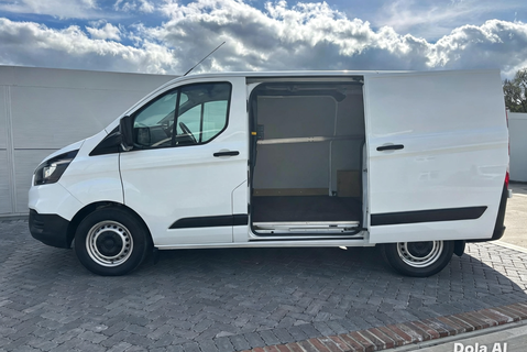 Ford Transit Custom 320 L1 Leader 130 ps Panel Van - Sat Nav / Air Con 9