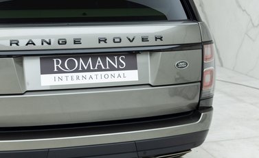 Land Rover Range Rover D300 Westminster Black Edition 22