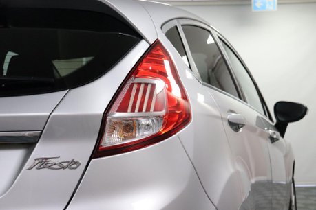 Ford Fiesta TITANIUM 23