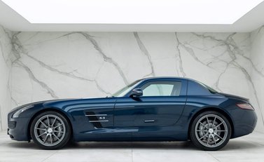 Mercedes-Benz SLS AMG 2
