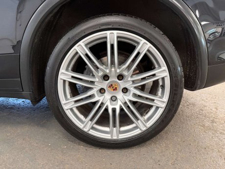 Porsche Cayenne 3.0 TD V6 SUV 5dr Diesel Tiptronic 4WD Euro 5 (s/s) (240 ps) 20