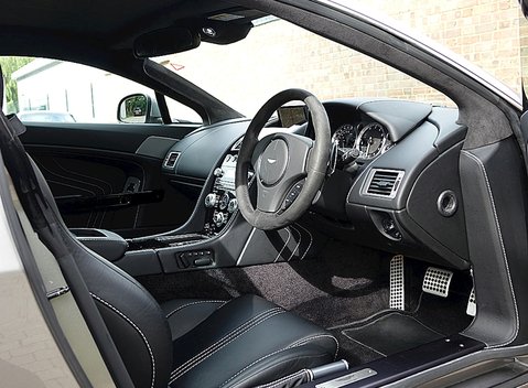 Aston Martin V8 Vantage S 7