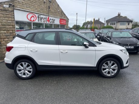 SEAT Arona TSI SE TECHNOLOGY FIRST EDITION 6