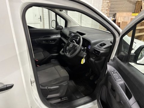 Vauxhall Combo L2H1 2300 DYNAMIC 14