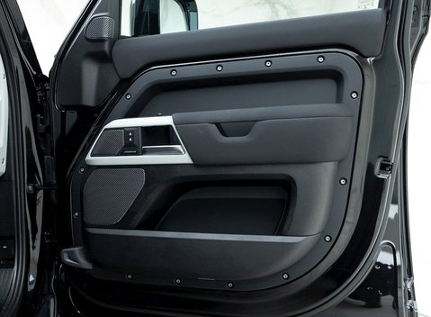 Land Rover Defender 110 XS Edition P400 20