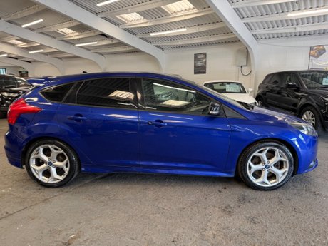 Ford Focus 2.0T EcoBoost ST-2 Euro 5 (s/s) 5dr 7