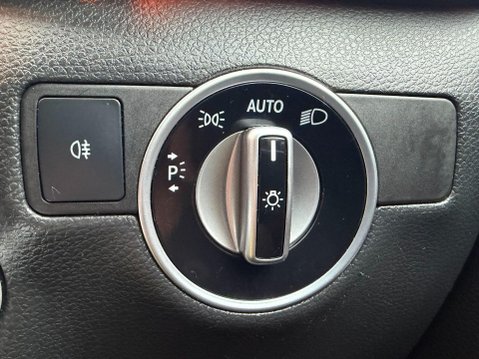 Mercedes-Benz B Class 1.8 B180 CDI Sport MPV 5dr Diesel 7G-DCT Euro 5 (s/s) (109 ps) 29