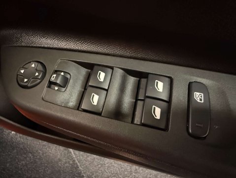 Vauxhall Corsa SRI NAV PREMIUM 15