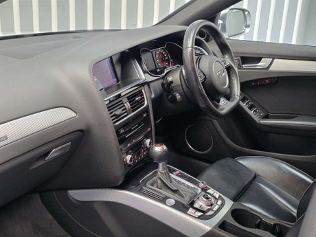 Audi RS4 4.2 FSI V8 Estate 5dr Petrol S Tronic quattro Euro 5 (450 ps) 41