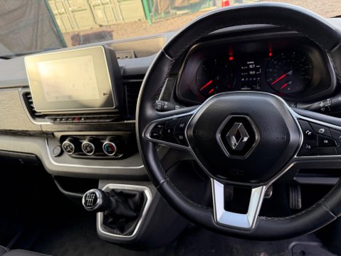 Renault Trafic 2.0 dCi Blue SL28 Sport L1 H1 Euro 6 (s/s) 5dr 11