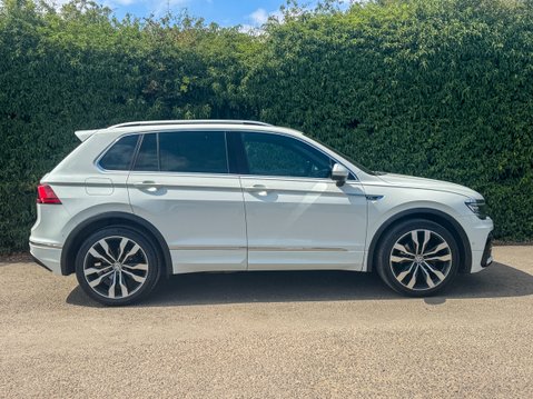 Volkswagen Tiguan 2.0 TDI R-Line Tech SUV 5dr Diesel DSG 4Motion Euro 6 (s/s) (150 ps) 32
