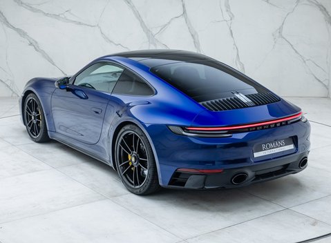 Porsche 911 Carrera GTS (992) 9