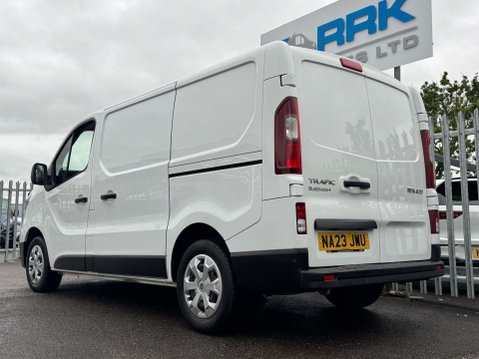 Renault Trafic 2.0 dCi Blue SL28 Business+ Panel Van 5dr Diesel Manual L1 H1 Euro 6 (s/s) 32