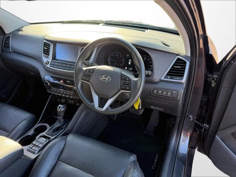 Hyundai TUCSON 2.0 CRDi Premium 5dr AWD Auto 19
