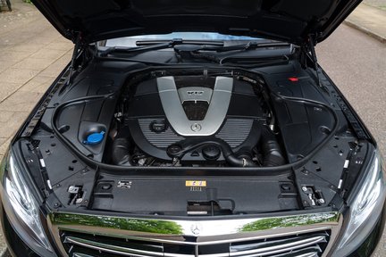 Mercedes-Benz S Class MAYBACH S600 V12 44
