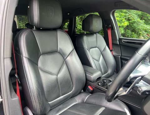 Porsche Macan 3.0 Macan S Semi-Auto 4WD 5dr 20