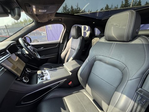 Jaguar F-Pace 2.0 D200 MHEV R-Dynamic HSE SUV 5dr Diesel Auto AWD Euro 6 (s/s) (204 ps) 26