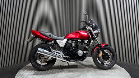 Yamaha XJR 1999 RUNNING PROJECT BIKE 28K RARE 400CC A2 CLASSIC