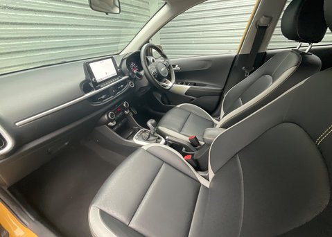 Kia Picanto 1.0 X-Line S 11