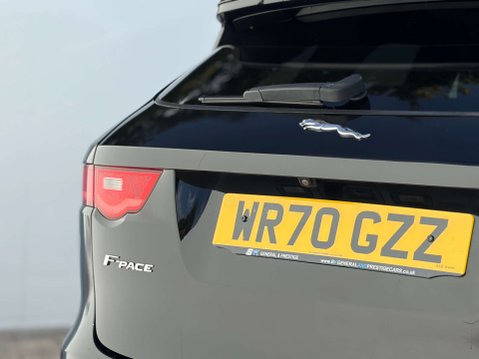 Jaguar F-Pace 2.0 F-PACE Chequered Flag AWD D Auto 4WD 5dr 29
