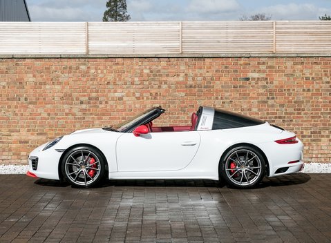 Porsche 911 (991) Targa 4S PDK 33