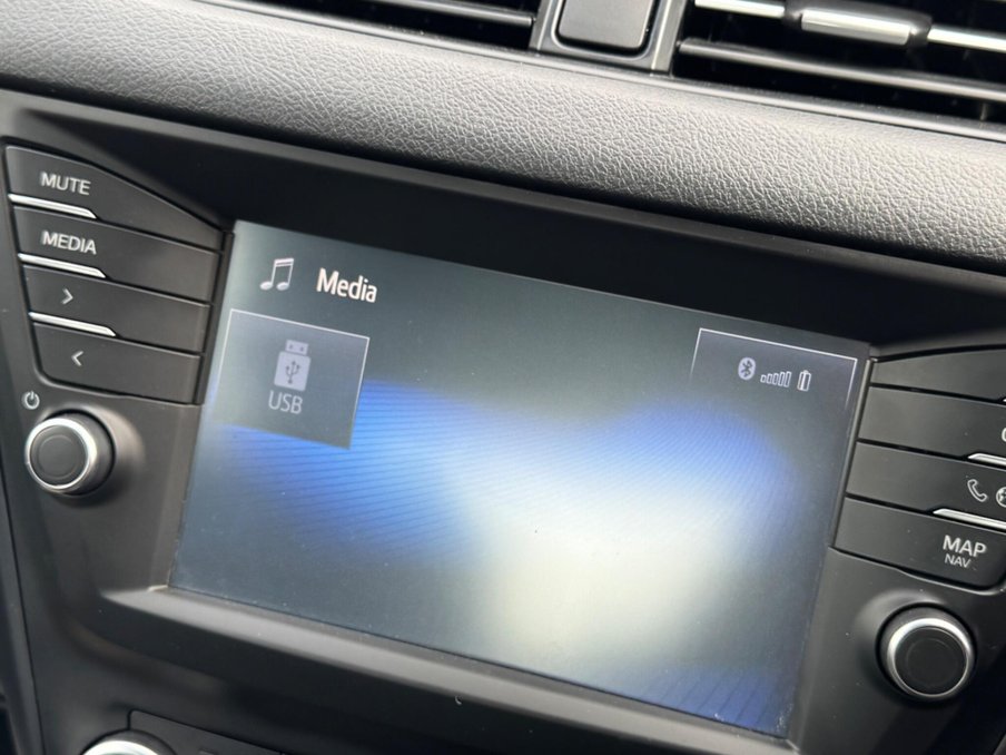 2016 Toyota Avensis — image 17