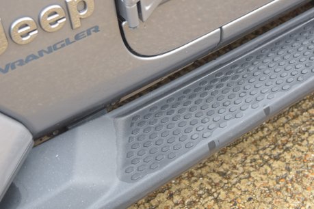 Jeep Wrangler Sahara Multijet II 21