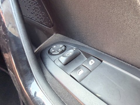 Peugeot 208 1.0 ACCESS A/C 17