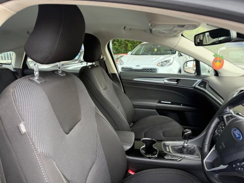 Ford Mondeo 2.0 TDCi Titanium Euro 6 (s/s) 5dr 25
