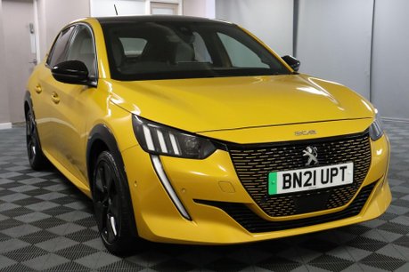 Peugeot e-208 GT PREMIUM 31