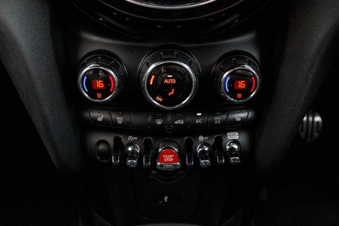 Mini Hatchback Hatchback 2.0 Cooper S Sport II 3dr 37