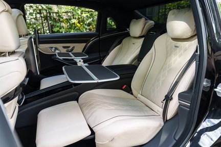 Mercedes-Benz S Class MAYBACH S600 V12 32