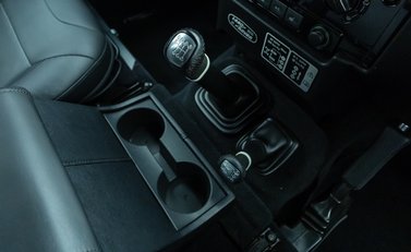 Land Rover Defender 110 ADVENTURE 27