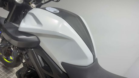 Yamaha MT-125 MT 125 2014 RUNNING PROJECT BIKE SPARES OR REPAIR 125CC 7