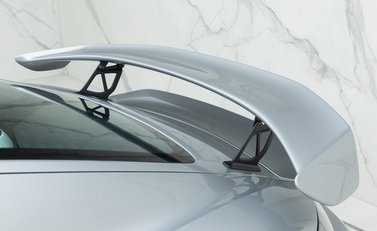 Porsche 718 Cayman GT4 23