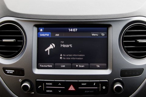Hyundai i10 PREMIUM SE 18