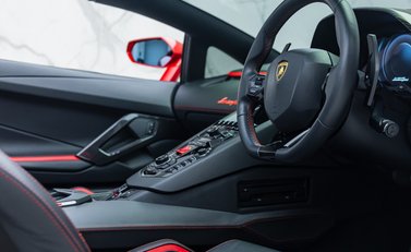 Lamborghini Aventador S LP 740-4 ROADSTER 16