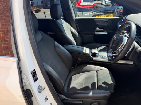 Mercedes-Benz B Class B 220 4MATIC AMG LINE PREMIUM 20