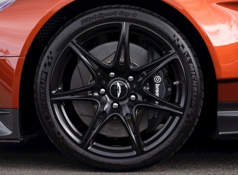 Aston Martin Vantage GT8 10