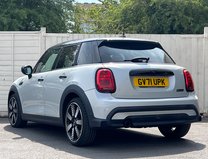 Mini Hatch 1.5 Cooper Exclusive Hatchback 5dr Petrol Steptronic Euro 6 (s/s) (136 ps) 8