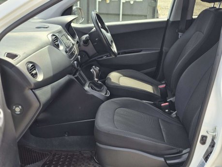 Hyundai i10 1.2 Premium Hatchback 5dr Petrol Auto Euro 6 (87 ps) 28