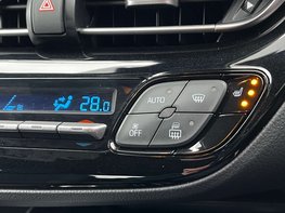 Toyota C-HR 1.8 C-HR-Dynamic HEV CVT 5dr 52