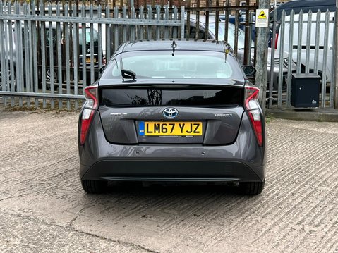 Toyota Prius VVT-I BUSINESS EDITION PLUS 14
