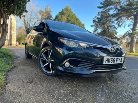 Toyota Auris VVT-I DESIGN TSS 38