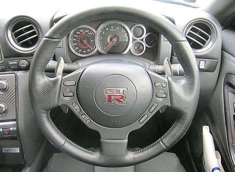 Nissan GT-R Premium Edition 10